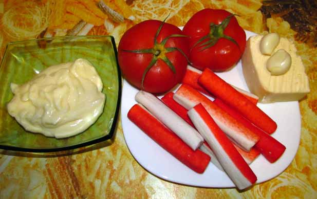 Салаты с крабовыми палочками и помидорами — 12 рецептов с фото пошагово