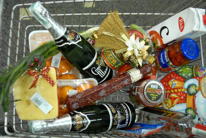 Список продуктов к Новому году и Какие продукты к новогоднему столу можно приобрести заранее, чтобы сэкономить