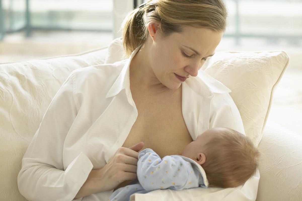 кормление грудью малыша до 6 месяцев