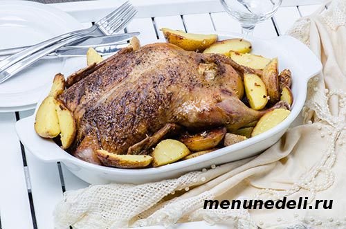 Рецепт утки в духовке с яблоками и картошкой