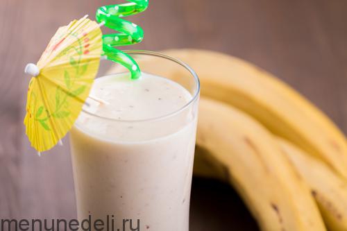 Молочный коктейль с бананом и творогом