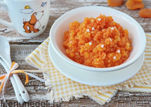 Рецепт - Салат из моркови с яблоками и курагой