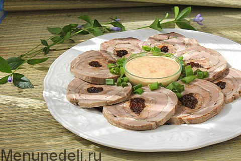 Рулетики из свинины с черносливом – пошаговый рецепт приготовления с фото