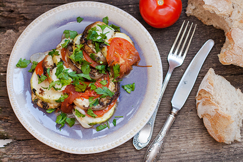 Баклажаны, запеченные в духовке с сыром и помидорами – пошаговый рецепт приготовления с фото