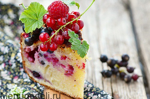 Пирог с ягодами в мультиварке. Рецепт с фото