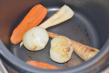 Сырный суп с индейкой, пастой и овощами в мультиварке