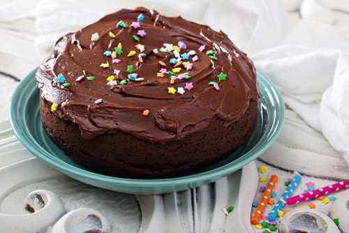 Шоколадный торт со сметанным кремом (без выпечки)