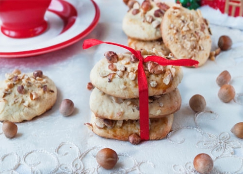 Простой рецепт нежного печенья с орехами