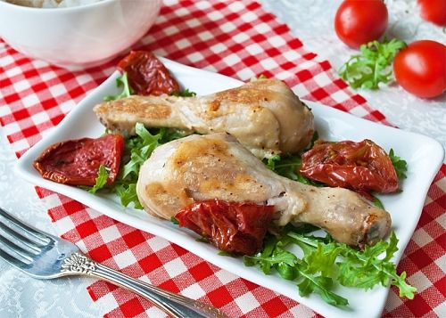 Курица, жаренная в мультиварке