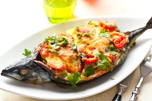Рыба, запеченная с помидорами и сыром рецепт – Русская кухня: Основные блюда. «Еда»