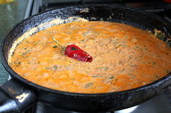 Сметанно-томатный соус (простой, для голубцов): рецепты