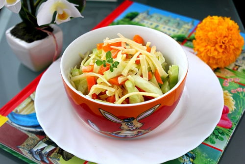 8 простых и вкусных салатов из овощей для детей от 1 года