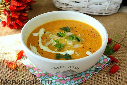 Суп из сельдерея с морковью и курицей