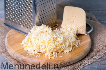 Tertyj syr sparzha zapechennaja so slivkami i syrom