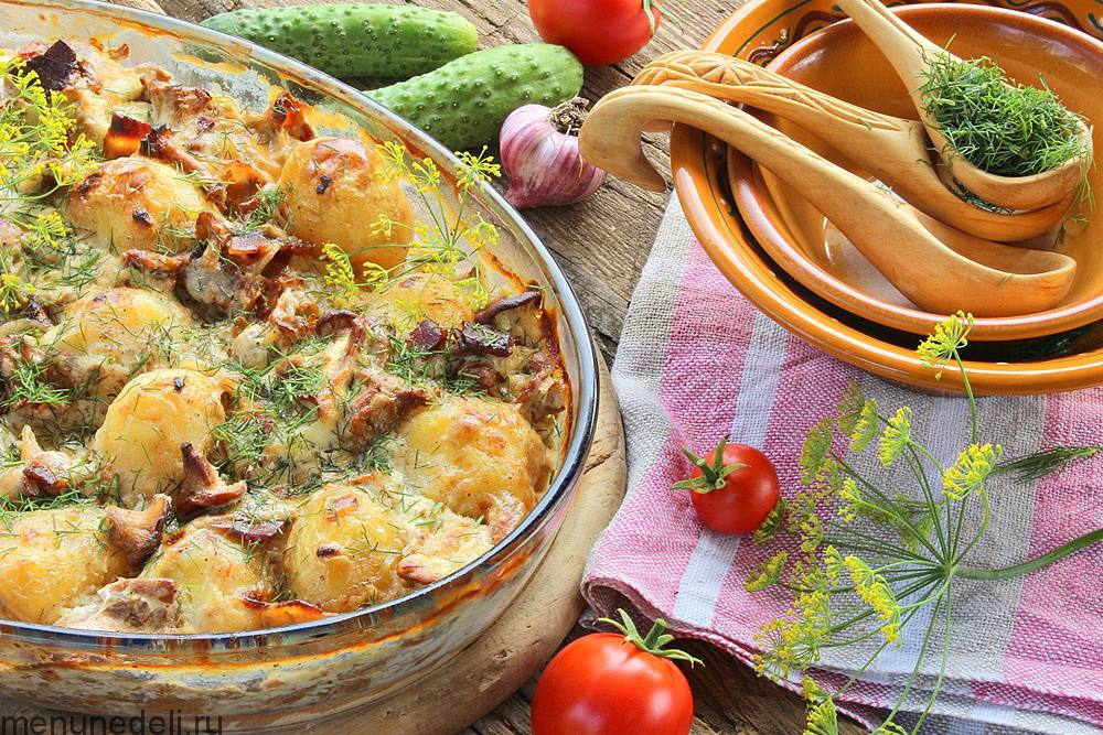 Картошка с лисичками в сметане на сковородке – рецепт с фото