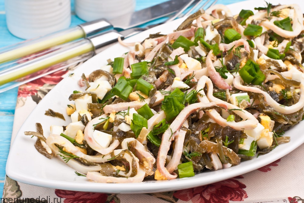 Салат с кальмарами и цветной капустой