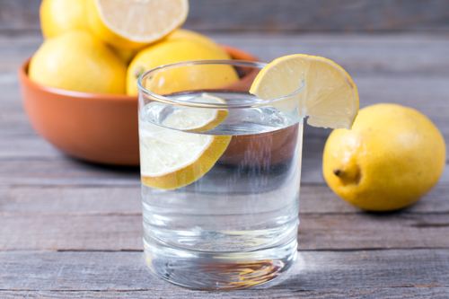 voda-s-limonom-limon-universalnoe-sredstvo-v-domashnem-hozjajstve