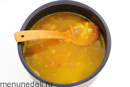Как приготовить гороховый суп с копченостями в мультиварке