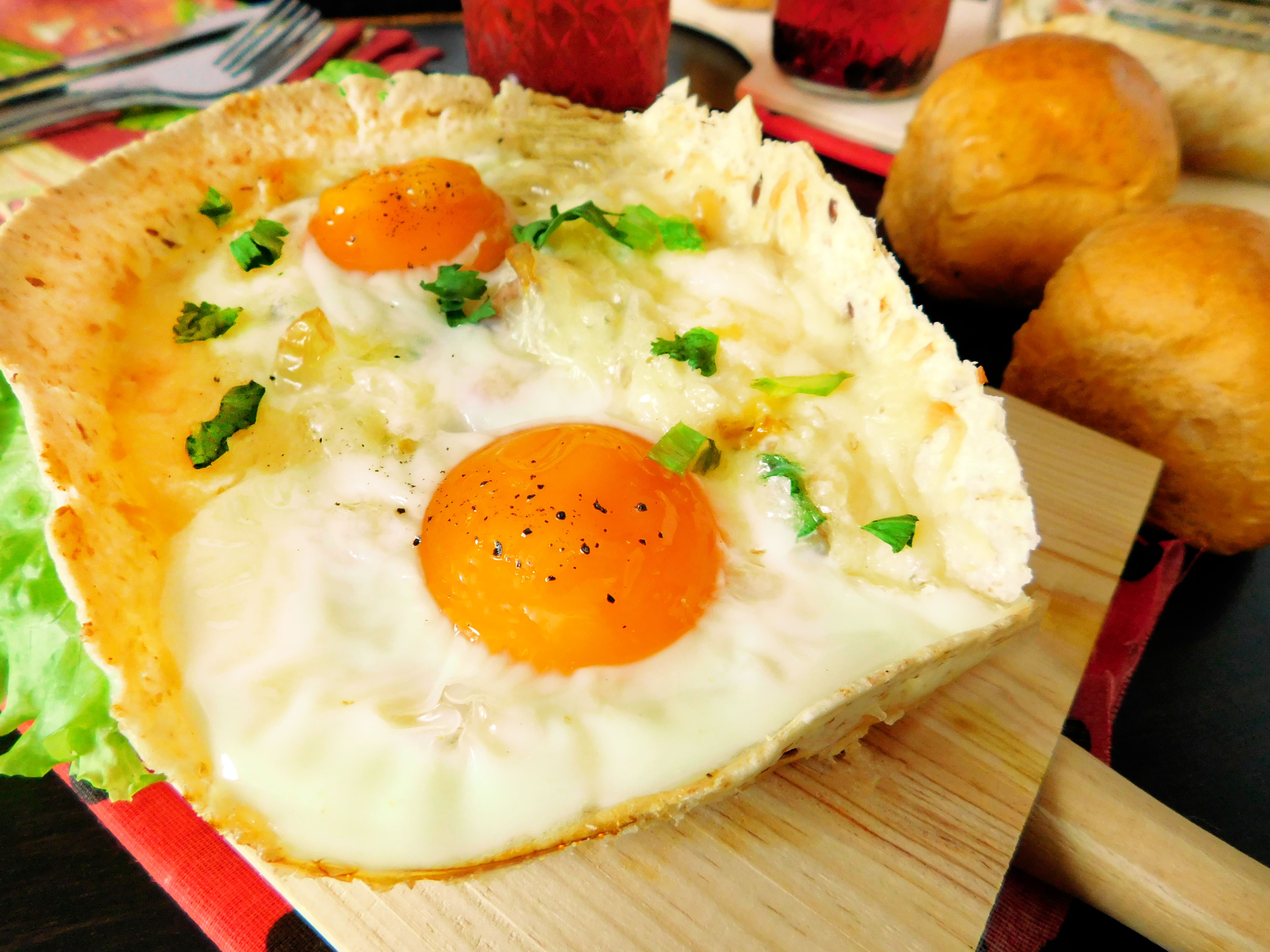 Рецепт яичницы «в облаках» для завтрака выходного дня