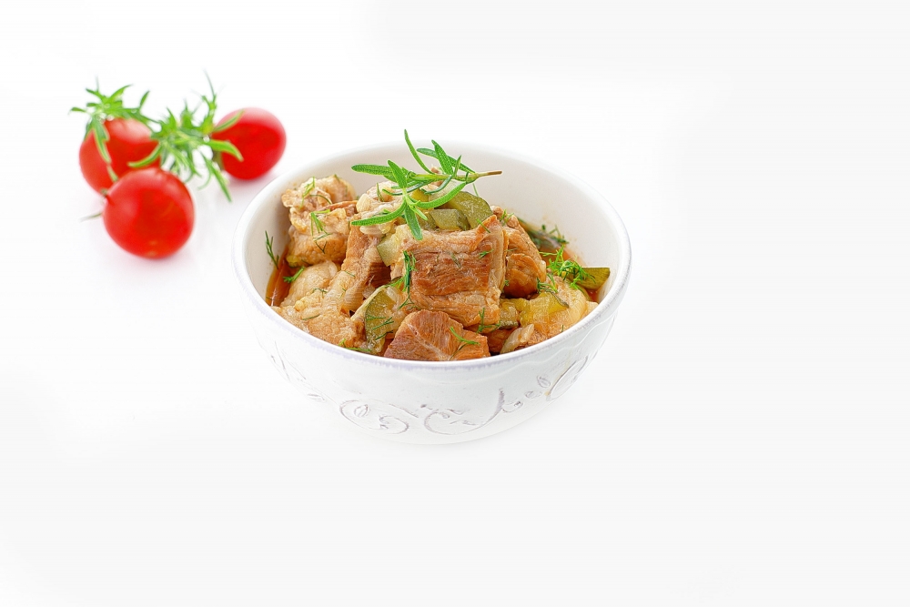 Вариант 1: Традиционное азу из курицы с солёными огурцами - классический рецепт