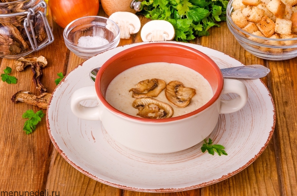Суп-крем из белых грибов с плавленым сыром