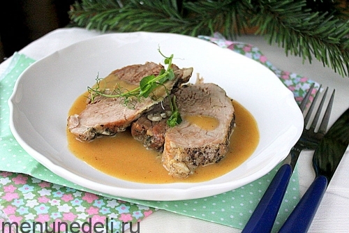 Свинина, тушеная в томатном соусе на сковороде - рецепт с фото