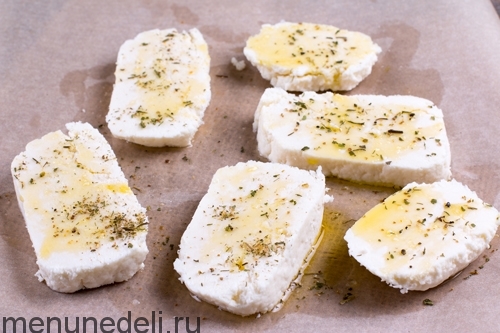 Адыгейский сыр, запеченный в духовке 