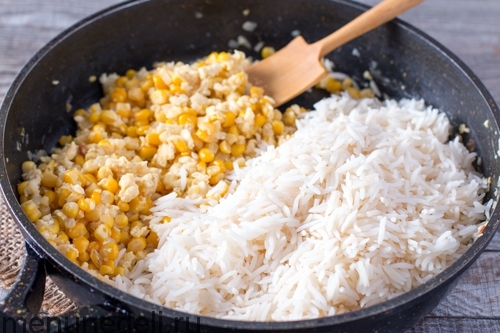 Жареный рис с кукурузой