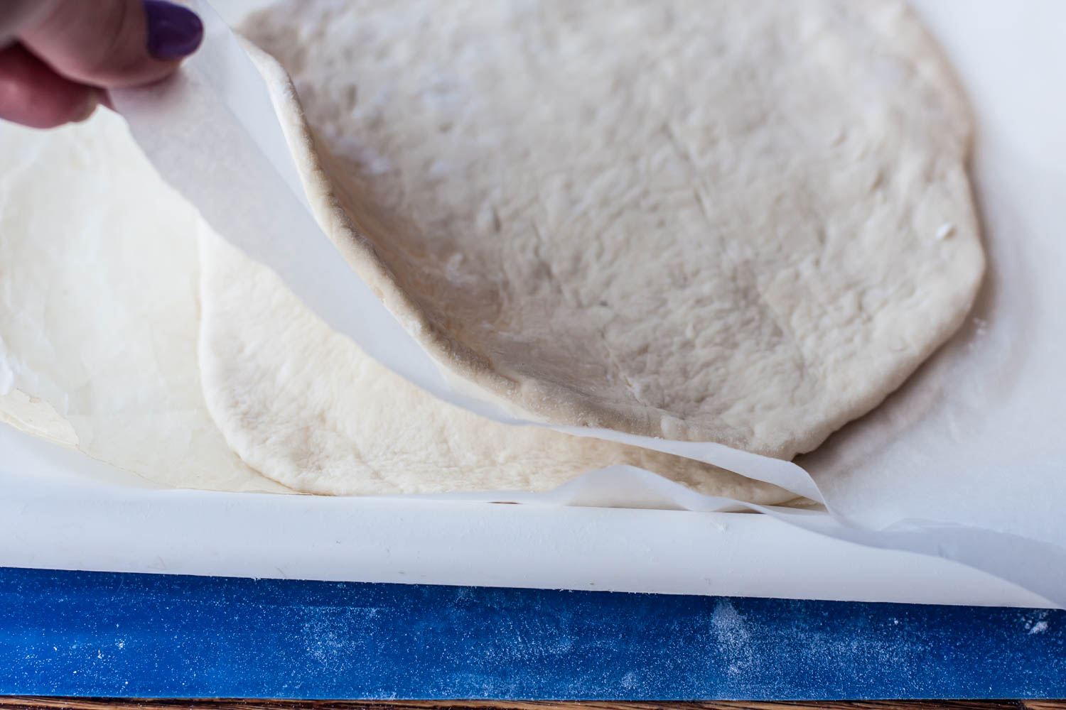 Как быстро разморозить дрожжевое тесто из морозилки. Замороженное дрожжевое тесто как разморозить правильно.