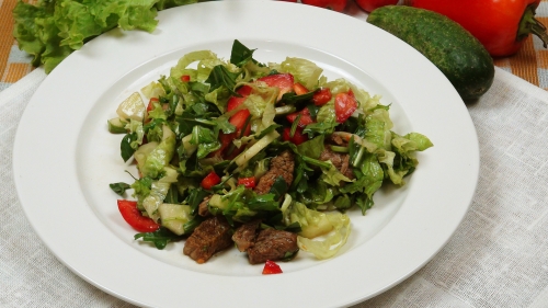 Салат из говядины и болгарским перцем