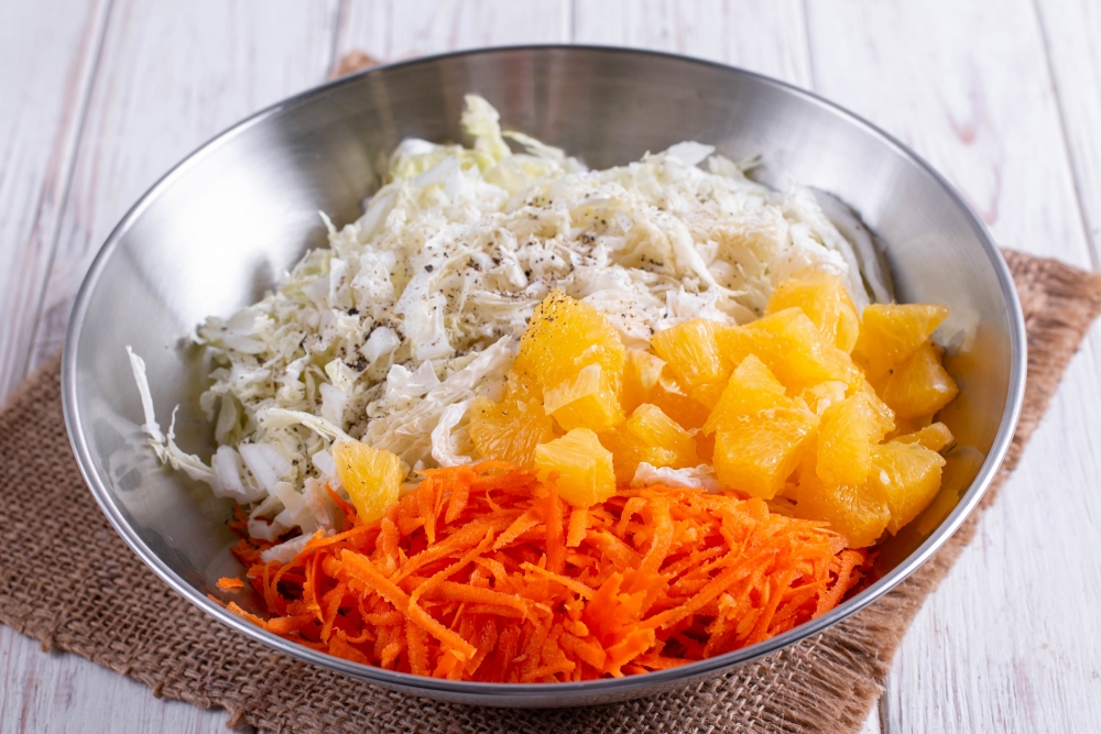 салат из капусты свежей с апельсином рецепт | Дзен