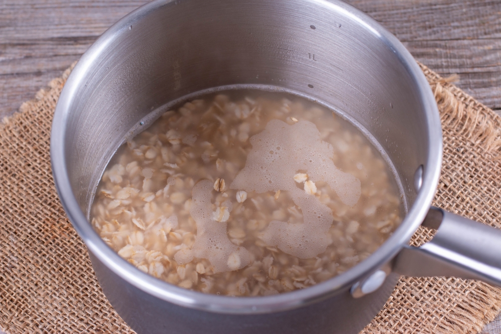 Овсяная каша на воде с изюмом — рецепт с фото пошагово