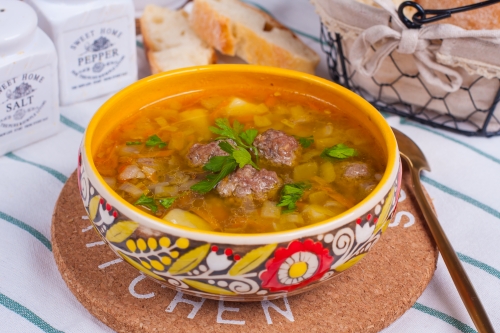 Низкокалорийный гречневый суп с фрикадельками