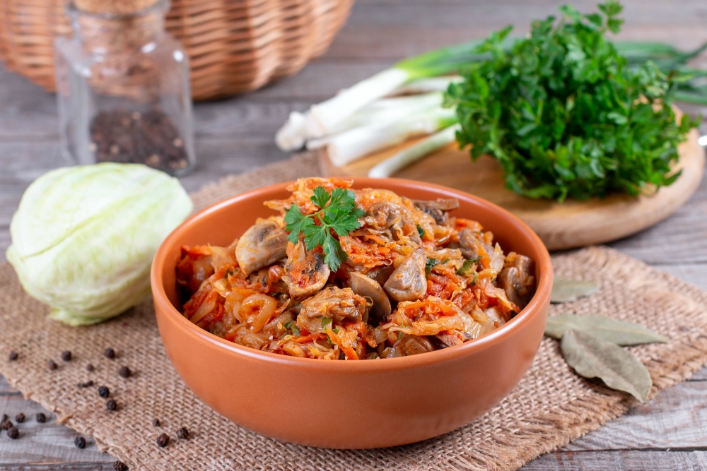 Рис с мясом и капустой в сковороде - пошаговый рецепт с фото на уральские-газоны.рф