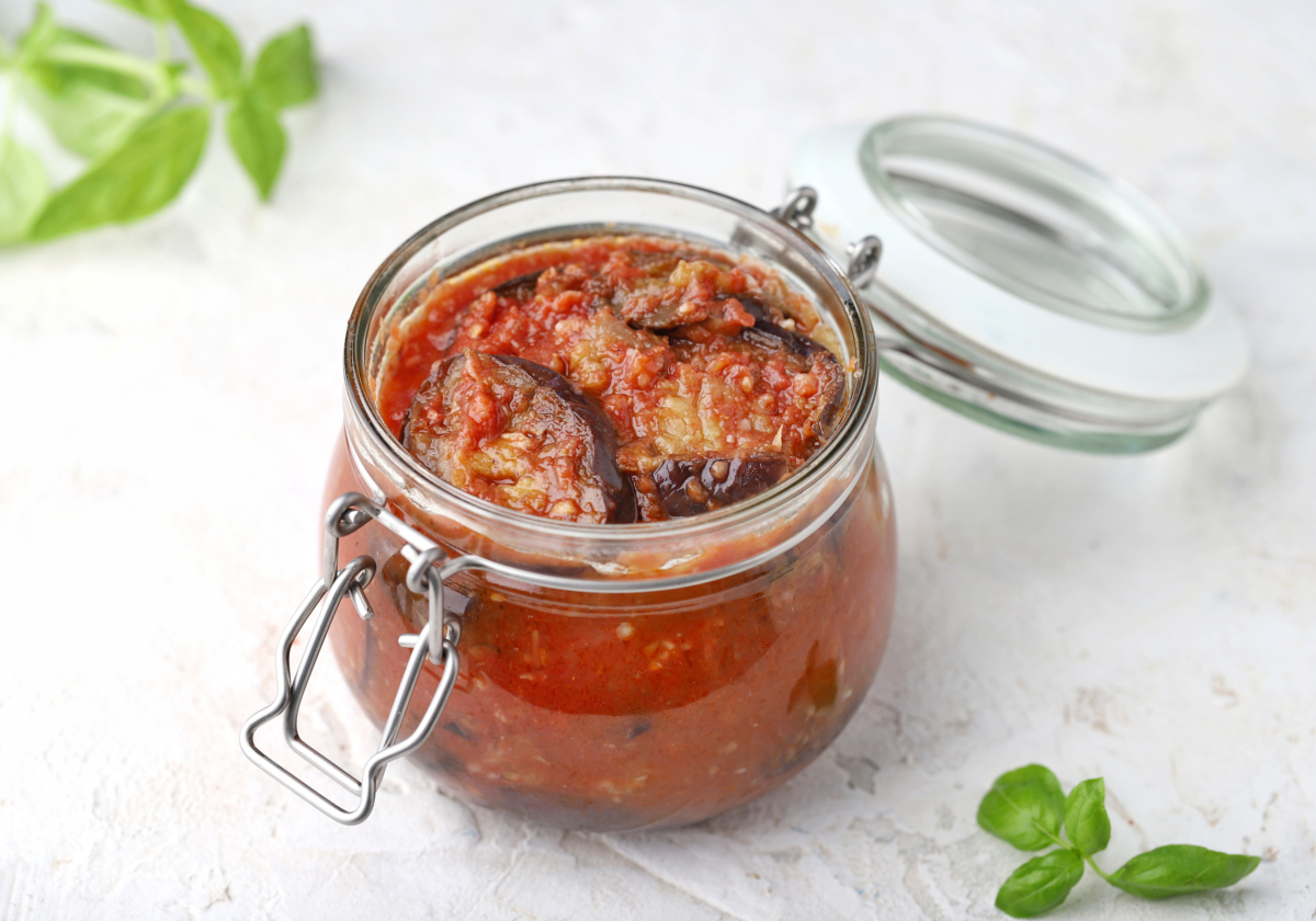 Нереально вкусный рецепт баклажан на зиму с болгарским перцем, чесноком, луком и помидорами