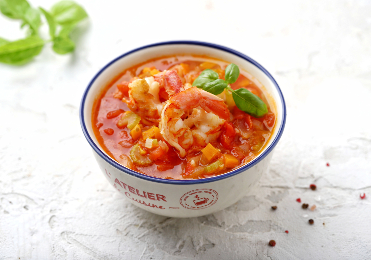 Как приготовить томатный суп с креветками | Меню недели