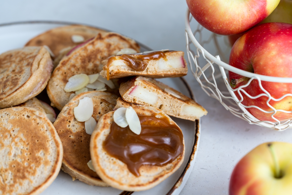 Пошаговый рецепт оладий с яблоками