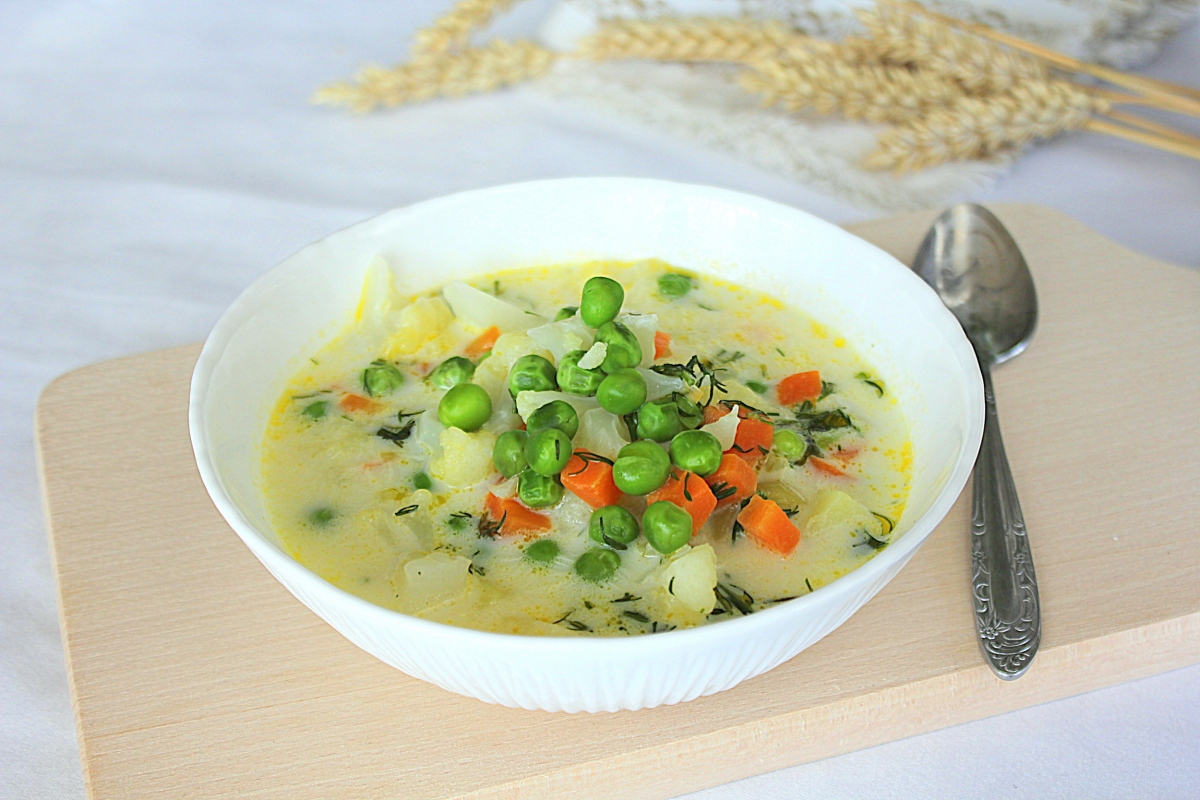 Рецепт: Сырный суп с цветной капустой - Любимый суп детей