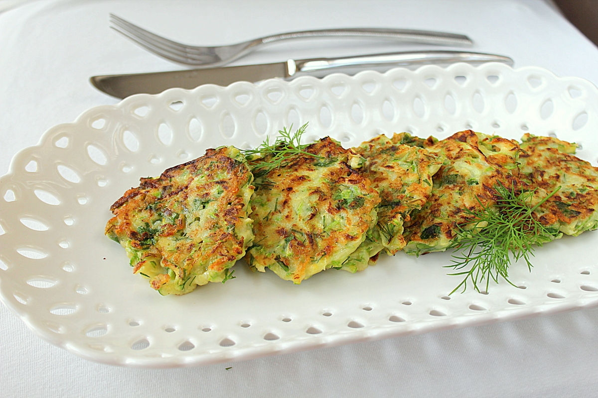 Блинчики из кабачков с сыром и чесноком | Меню недели