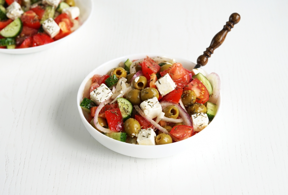 Итальянский салат с макаронами и сливочным соусом. пошаговый рецепт