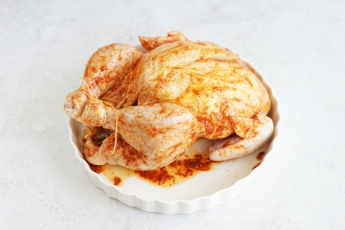 Как приготовить курицу в духовке целиком?