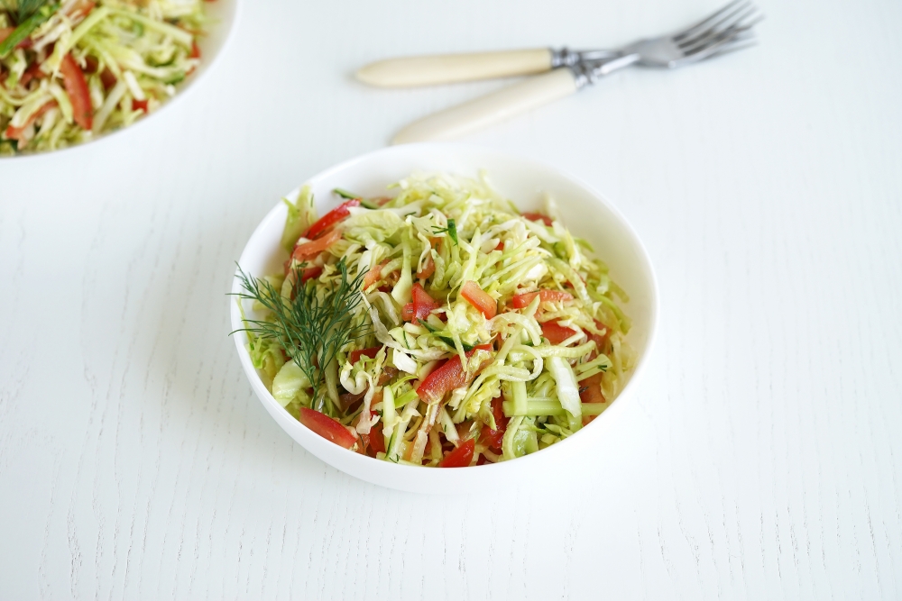 Салат из капусты и огурцов на зиму - 20 рецептов самых вкусных с пошаговыми фото