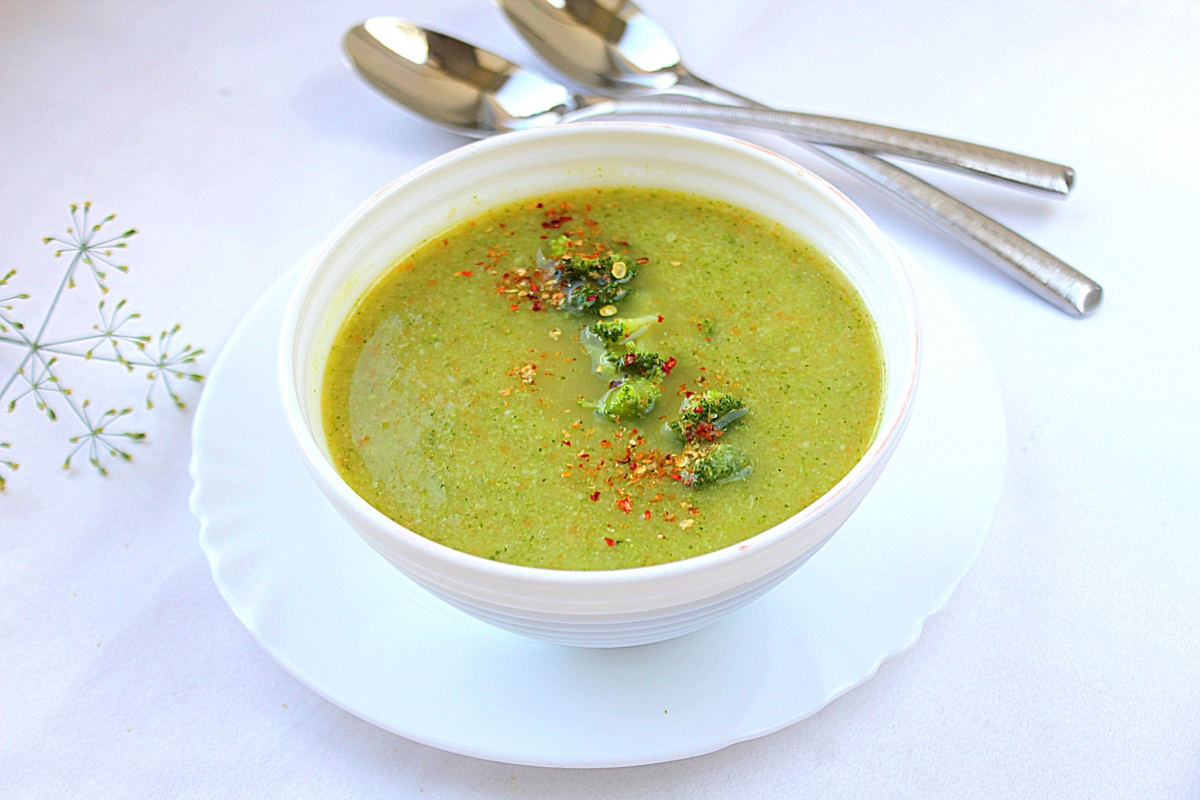 Рецепт 2: Зеленый крем-суп с брокколи и шпинатом