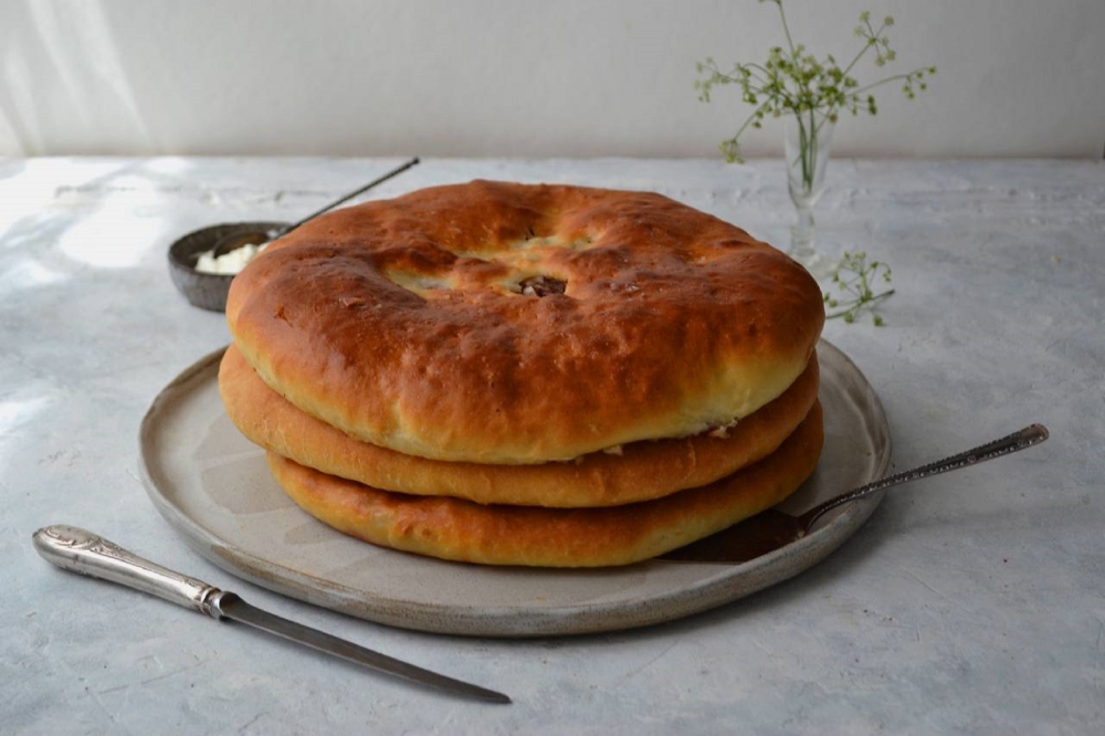 Рецепт осетинского пирога с сыром, мясом и грибами