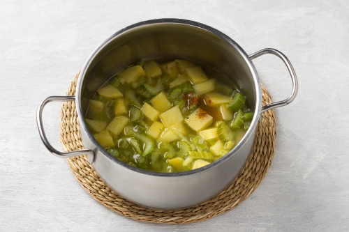 суп из черешкового сельдерея рецепт классический | Дзен