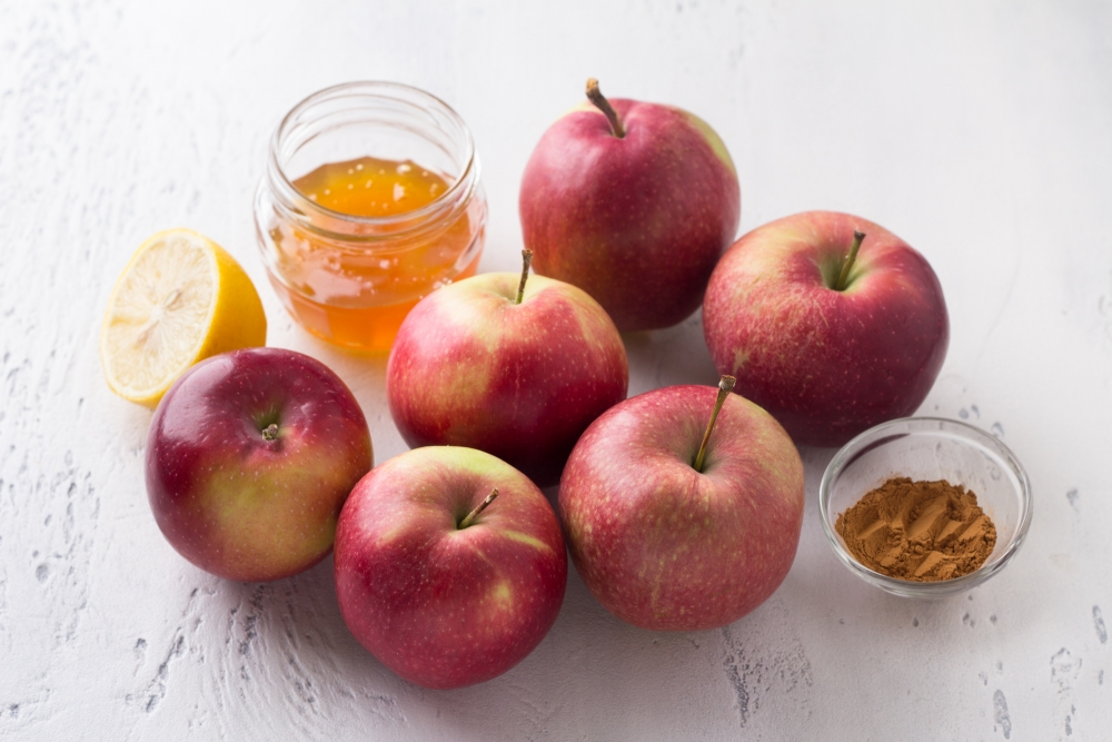 Как приготовить запечённые яблоки в духовке: 15 лучших рецептов - Лайфхакер
