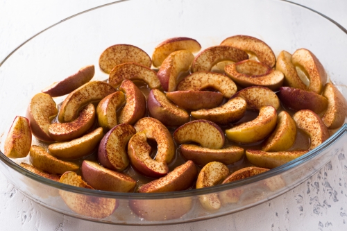 Печеные яблоки для детей - пошаговый рецепт с фото