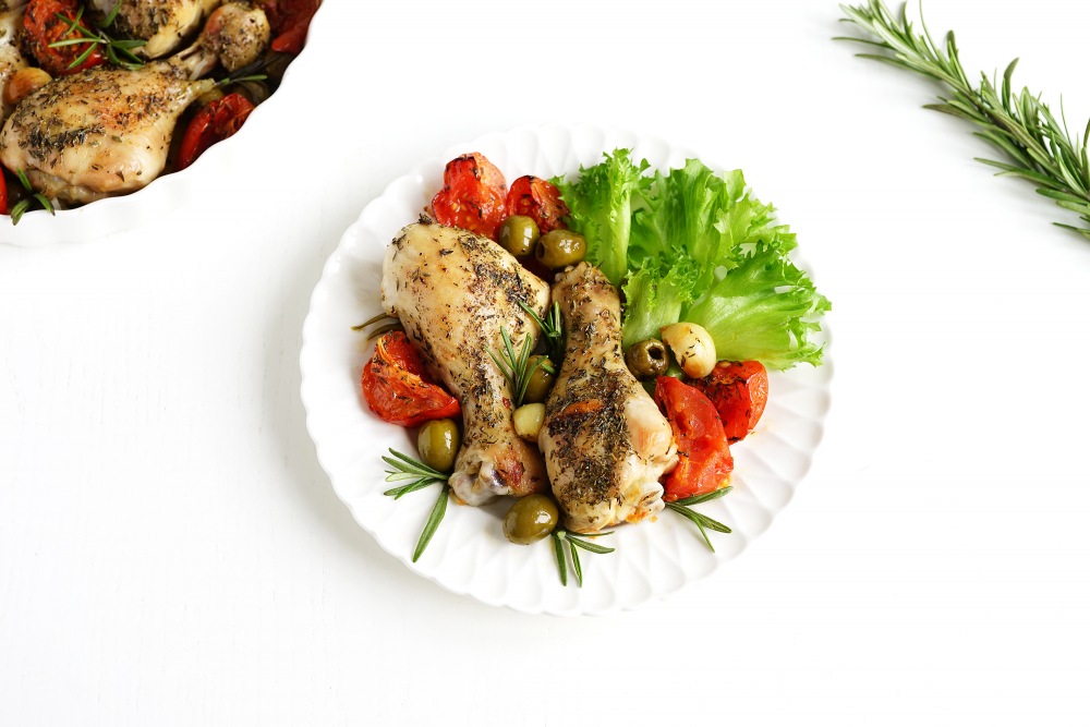 Курица &#8220;Провансаль&#8221; с оливками, помидорами и розмарином