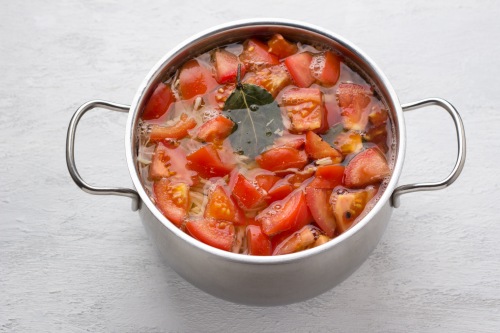 Постные щи в духовке – один из самых ленивых и простых рецептов супов, чего не скажешь об их вкусе. По вкусу они напоминают бабушкины щи из печки.