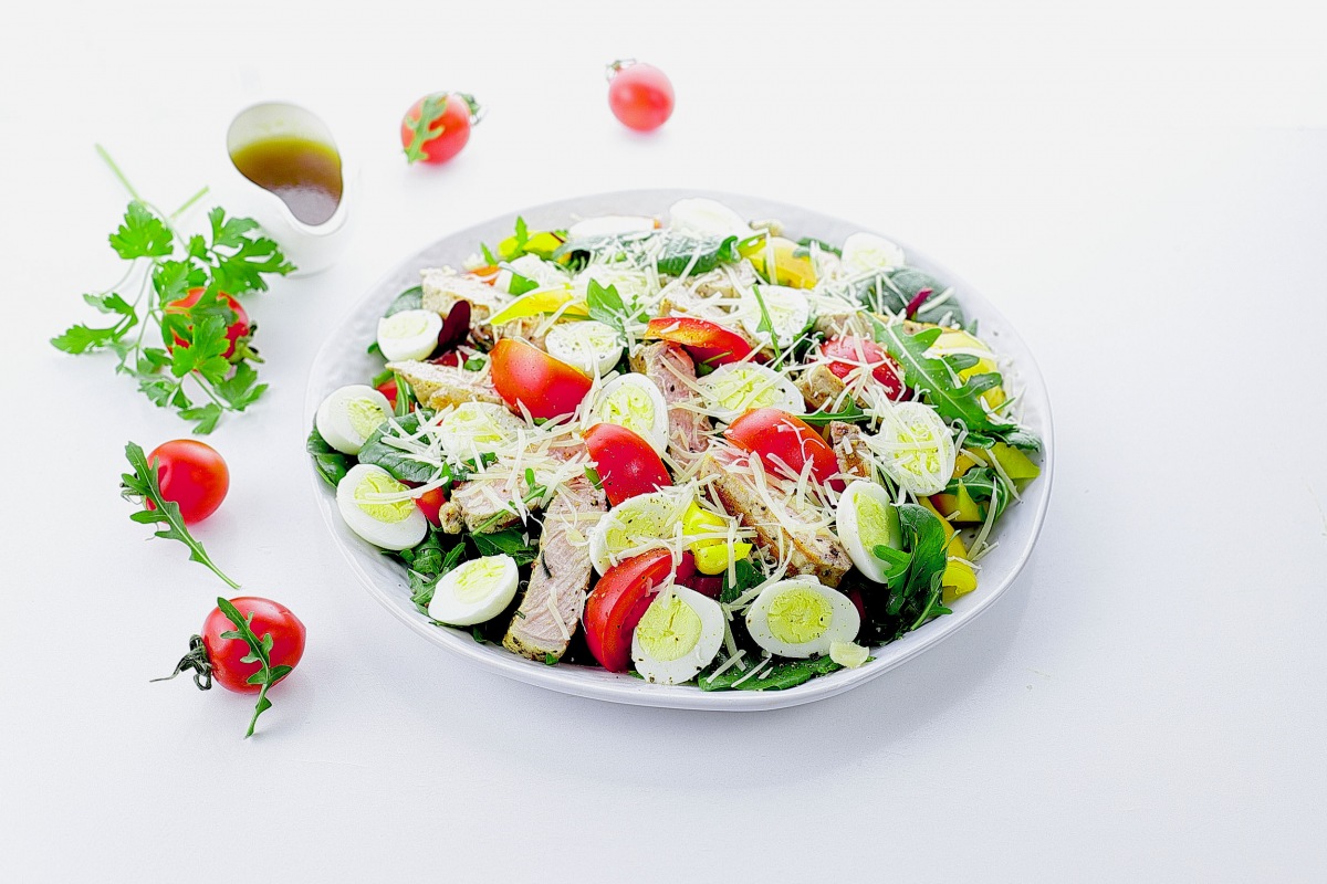 Греческий салат - рецепт классический с пекинской капустой и сухариками